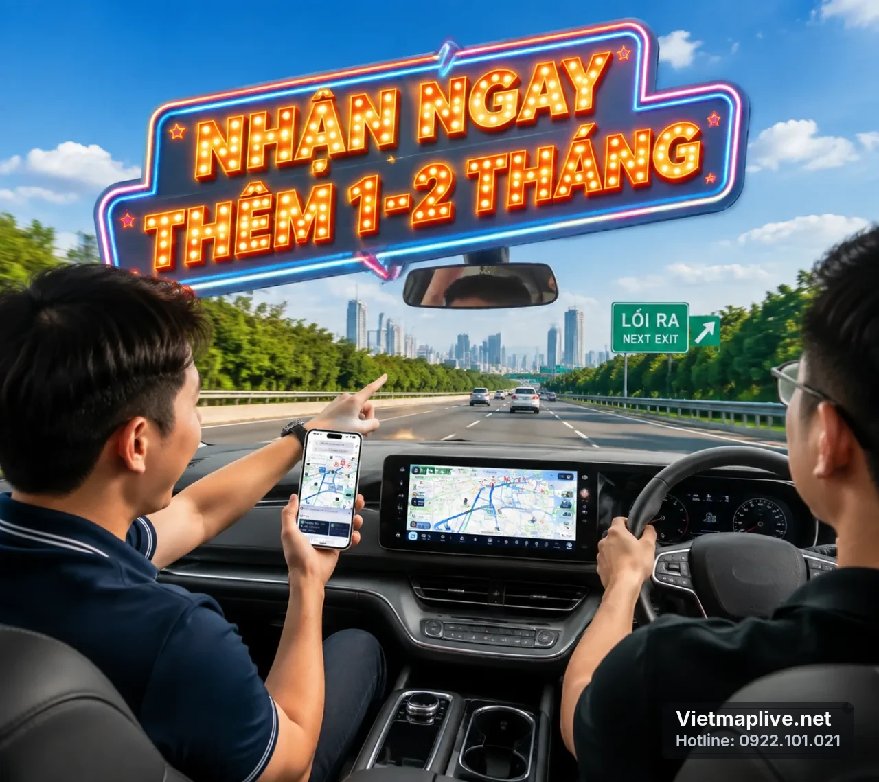 Màn hình điện thoại và Android Auto hiển thị ứng dụng VietMap Live Pro